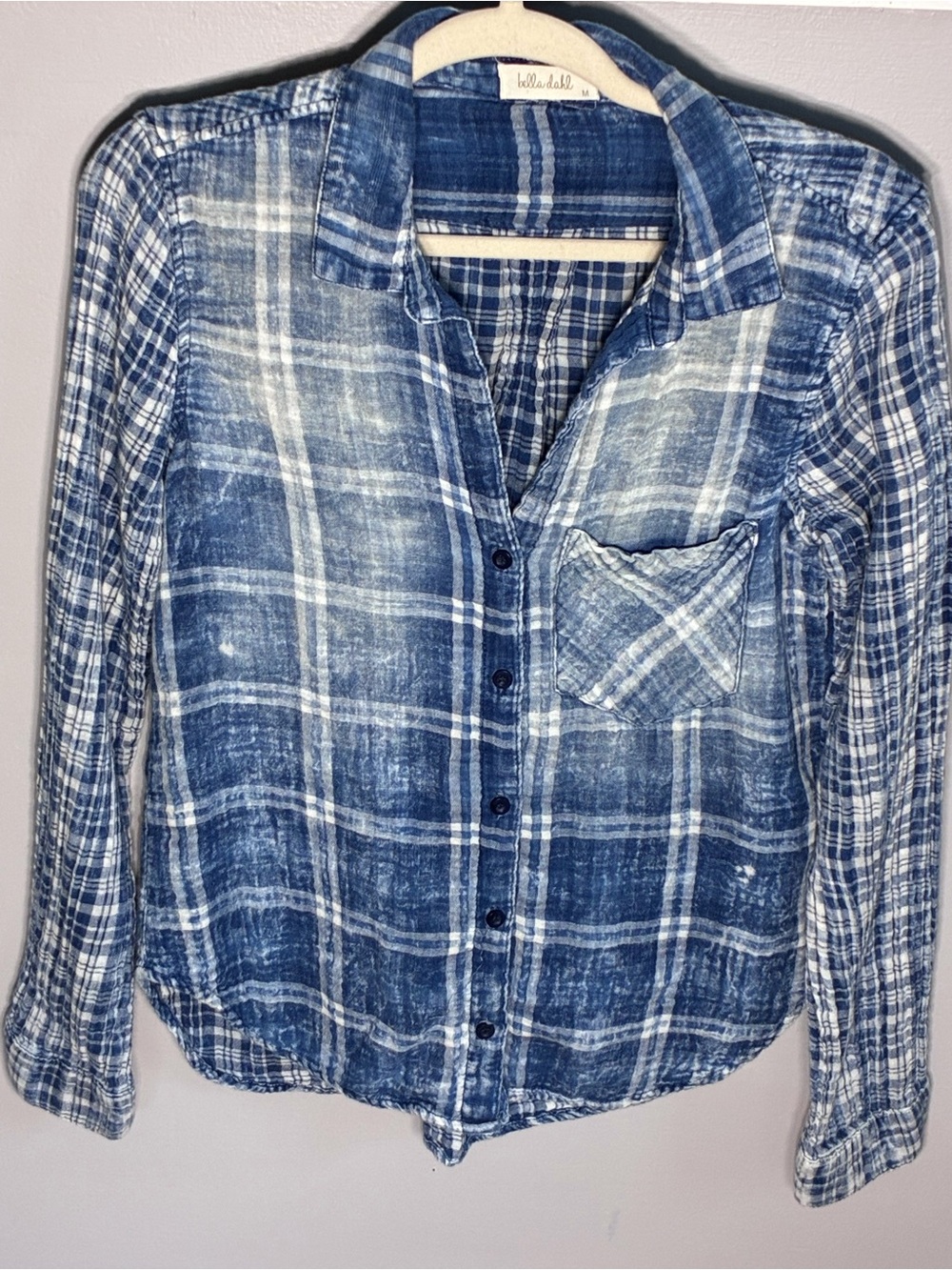 Bella Dahl Acid Wash Plaid Button Down Shirt Women's Size M Blue White Cotton